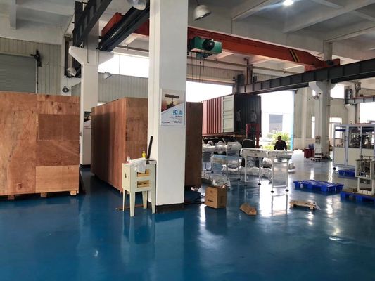 7.5KW transportent la machine de tissu facial de ceinture, 40 paquets/Min Tissue Paper Production Machine