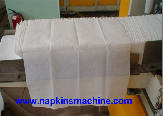 1 / 8 400mm fois 2000 feuilles/Min Napkin Manufacturing Machine