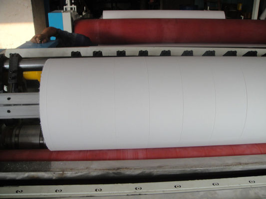 Machine de fente de petit pain de papier hygiénique et machine de rebobinage pour le petit pain industriel