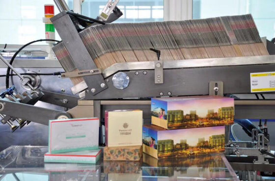 Machine de cartonnage complètement automatique de papier de soie de soie faciale de pli de V avec le grand prix de l'emballage de tissu facial de boîte de cube