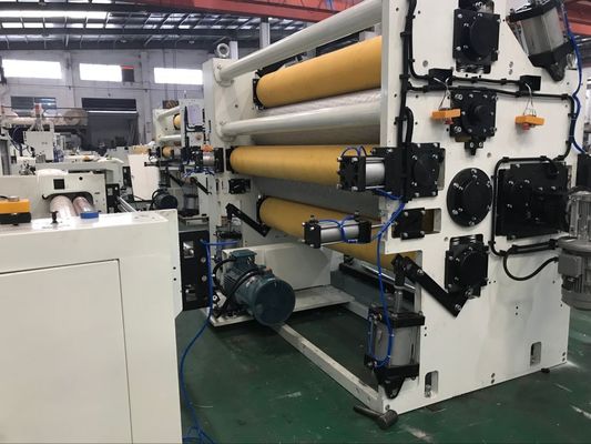 Rouleau de papier hygiénique de fente non-tissé de petit pain enorme faisant la machine