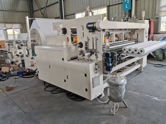 papier hygiénique d'écran tactile de PLC de largeur de 1400mm convertissant la machine