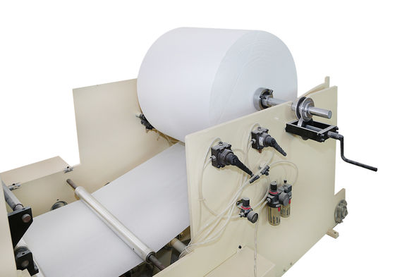 Serviette gravante en refief de papier de soie de soie de la stratification 330mm faisant la machine